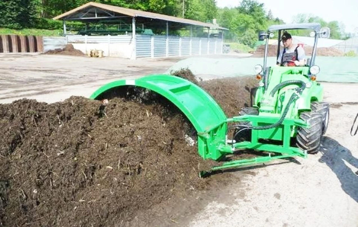 Retourneur de compost Gujer TG 201